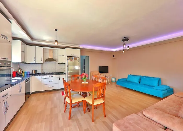 Comfortable With Pool 卡斯